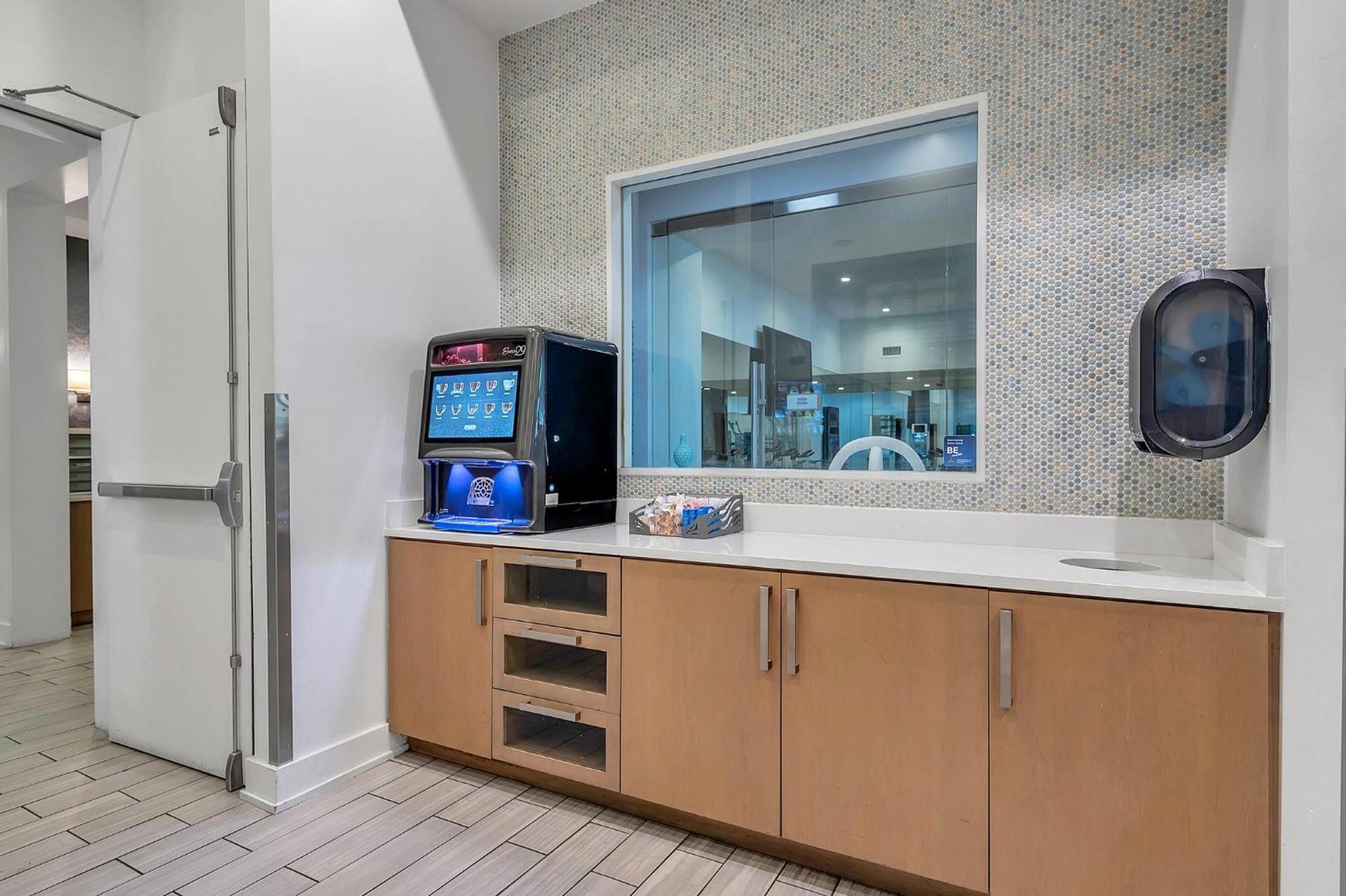 Luxury 1 Bedroom With Den Downtown Tampa Apt - City Views, Rooftop Pool, Workspace Екстериор снимка