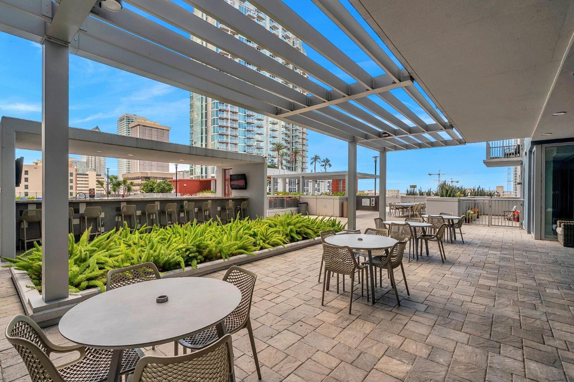 Luxury 1 Bedroom With Den Downtown Tampa Apt - City Views, Rooftop Pool, Workspace Екстериор снимка